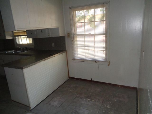 2122 S Maple Street, Little Rock, AR 72204