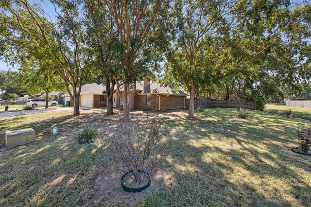 2900 Christopher Drive, Denton, TX 76209
