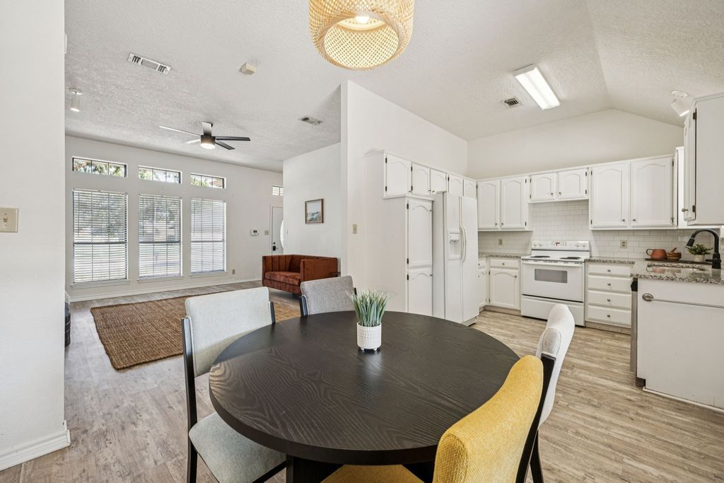 2900 Christopher Drive, Denton, TX 76209