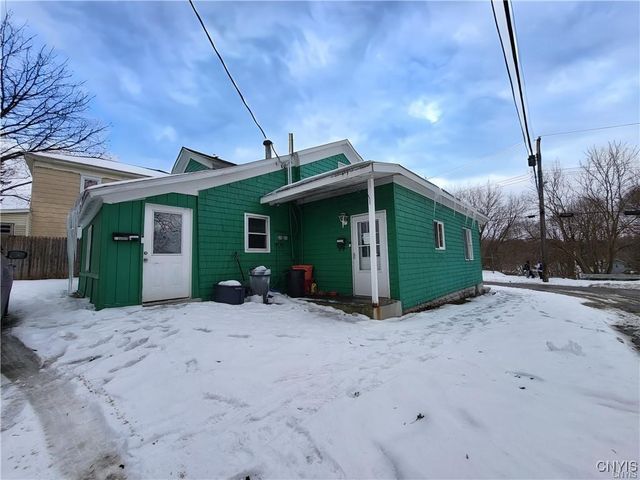 11 Barber Street, Auburn, NY 13021