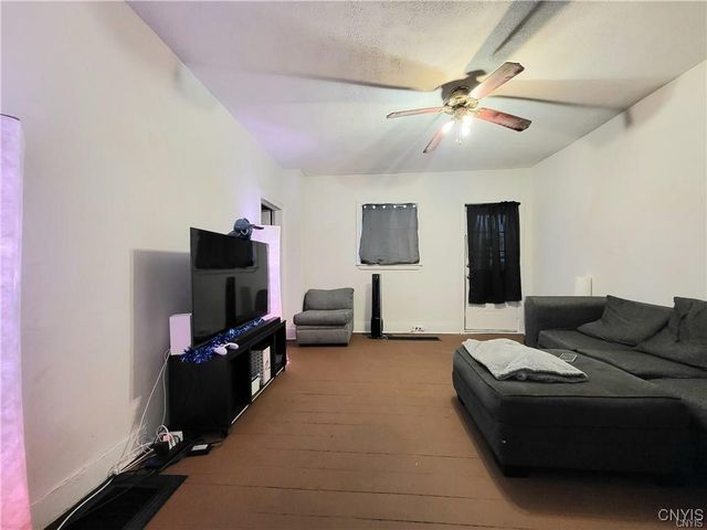 11 Barber Street, Auburn, NY 13021