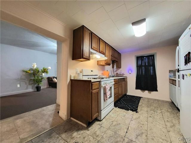 11 Barber Street, Auburn, NY 13021