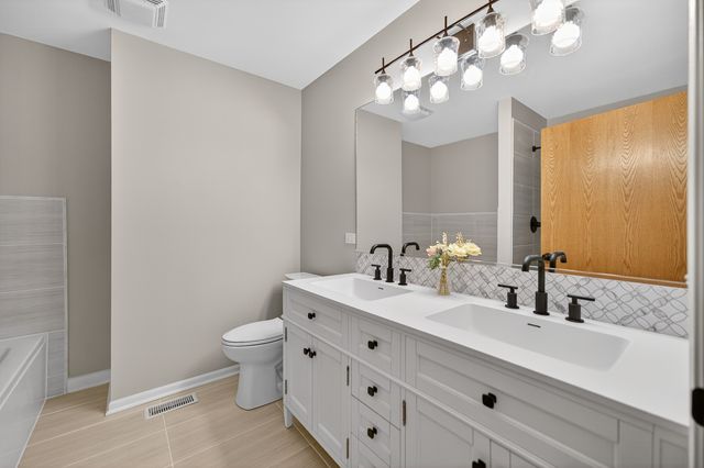 681 Hampshire Drive, Hampshire, IL 60140