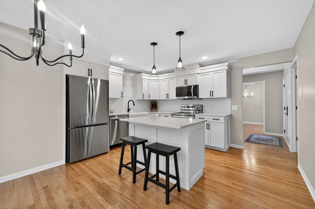 681 Hampshire Drive, Hampshire, IL 60140