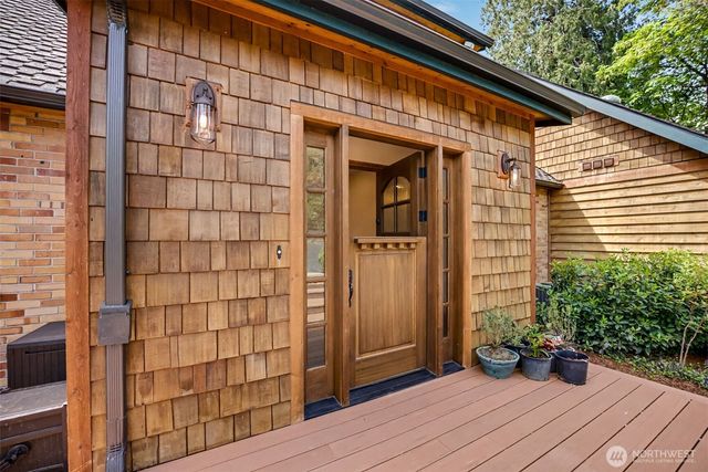 1427 Northlake Way NW, Bremerton, WA 98312