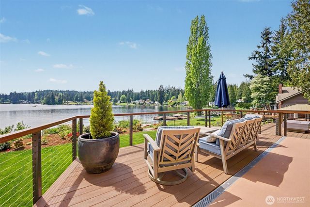 1427 Northlake Way NW, Bremerton, WA 98312