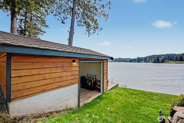 1427 Northlake Way NW, Bremerton, WA 98312