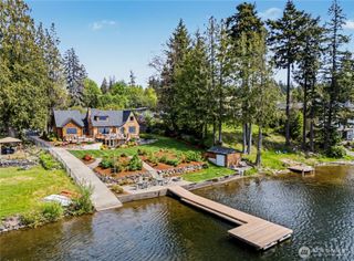 1427 Northlake Way NW, Bremerton, WA 98312