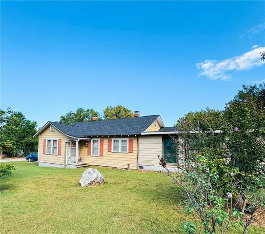 302 College Avenue, Berryville, AR 72616