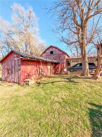 302 College Avenue, Berryville, AR 72616