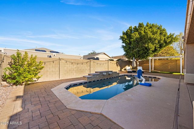 4418 W PHALEN Drive, New River, AZ 85087