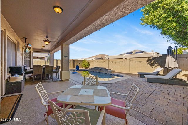 4418 W PHALEN Drive, New River, AZ 85087