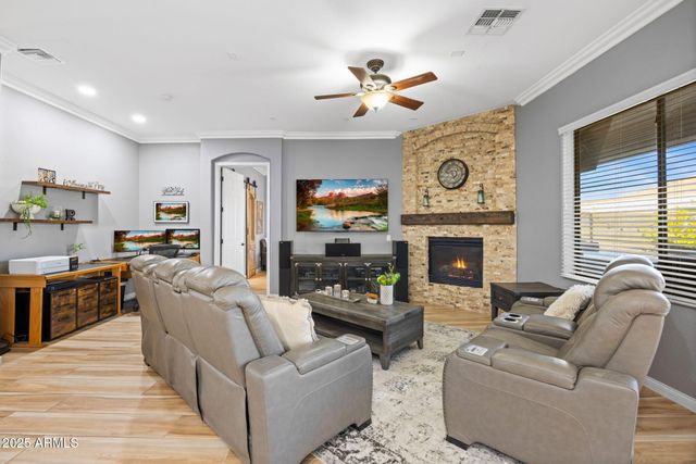 4418 W PHALEN Drive, New River, AZ 85087