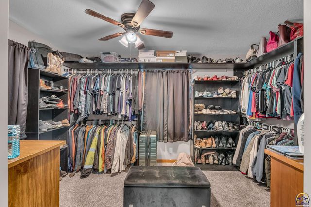 5719 SW 27th ST, Topeka, KS 66614