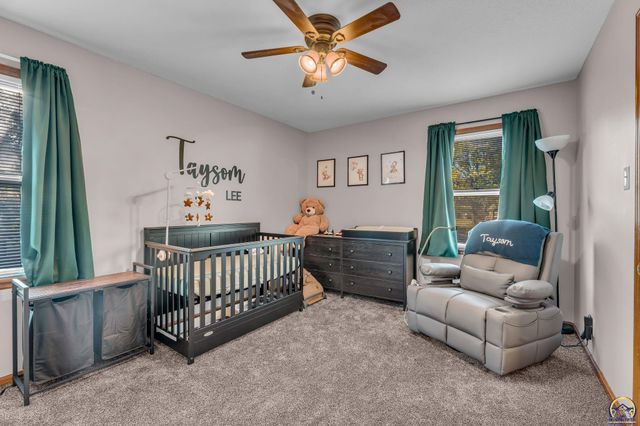 5719 SW 27th ST, Topeka, KS 66614