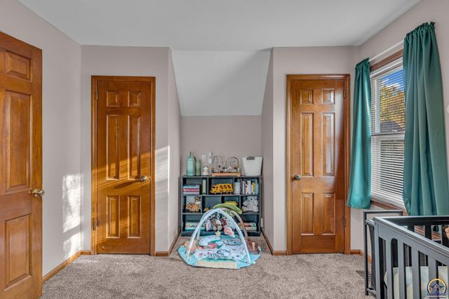 5719 SW 27th ST, Topeka, KS 66614