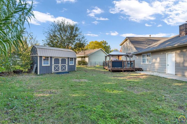 5719 SW 27th ST, Topeka, KS 66614