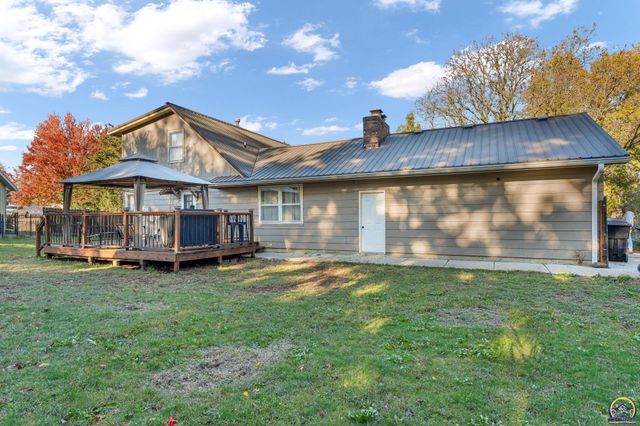 5719 SW 27th ST, Topeka, KS 66614