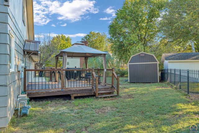 5719 SW 27th ST, Topeka, KS 66614