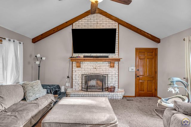 5719 SW 27th ST, Topeka, KS 66614