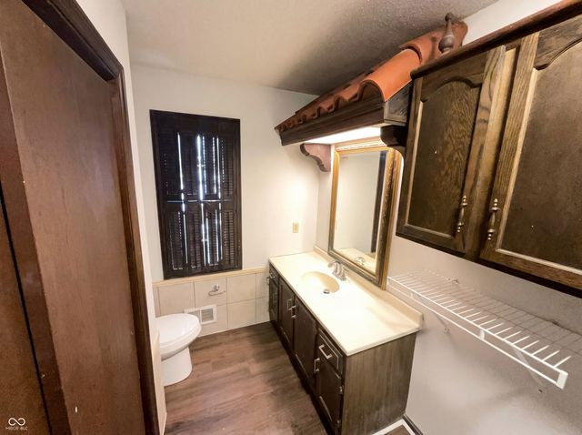 6811 Kingman Drive, Indianapolis, IN 46256