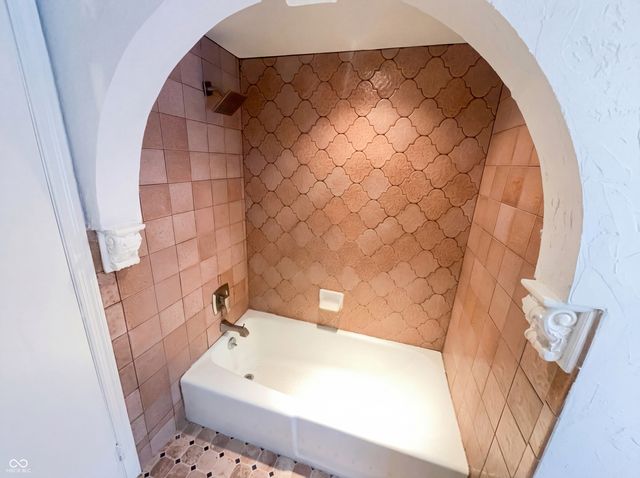 6811 Kingman Drive, Indianapolis, IN 46256