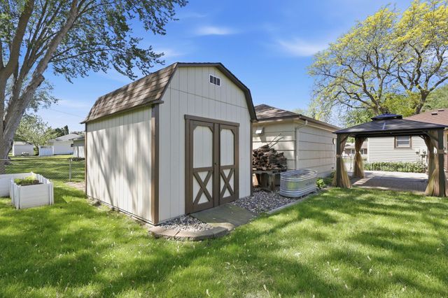 5900 Ensign Avenue N, New Hope, MN 55428