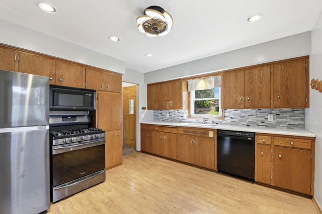 5900 Ensign Avenue N, New Hope, MN 55428