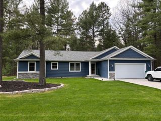 302 White Fawn Court, Prudenville, MI 48651