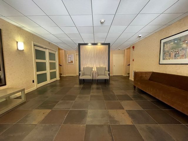 135 Pleasant St 601, Brookline, MA 02446