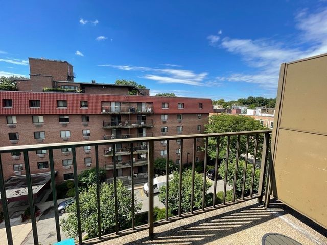 135 Pleasant St 601, Brookline, MA 02446