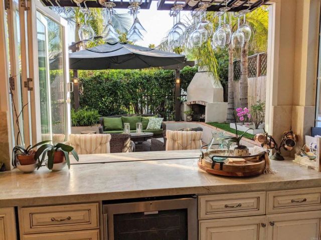 4381 Corte De La Fonda, San Diego, CA 92130