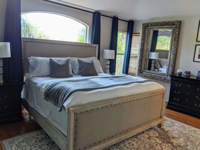4381 Corte De La Fonda, San Diego, CA 92130