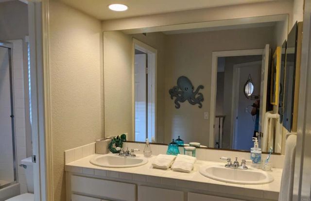 4381 Corte De La Fonda, San Diego, CA 92130
