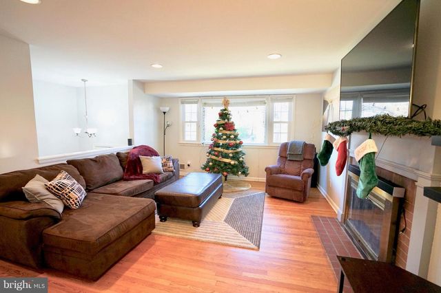 4218 UNIVERSITY DR, Fairfax, VA 22030