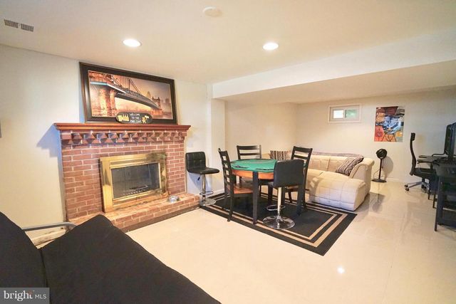 4218 UNIVERSITY DR, Fairfax, VA 22030