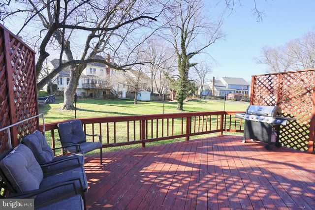 4218 UNIVERSITY DR, Fairfax, VA 22030