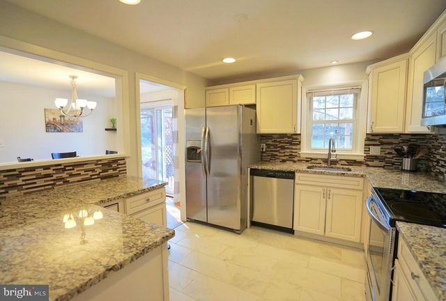 4218 UNIVERSITY DR, Fairfax, VA 22030