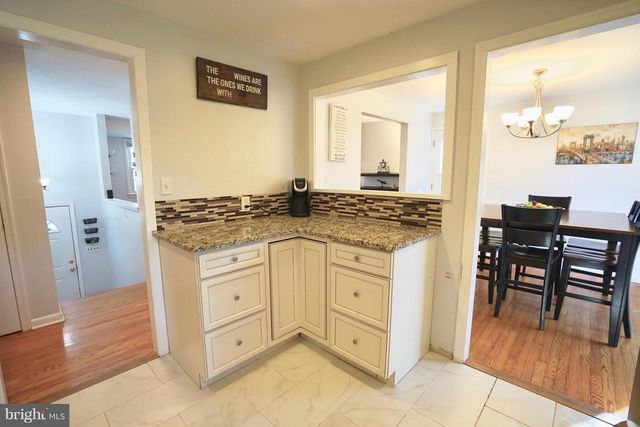 4218 UNIVERSITY DR, Fairfax, VA 22030
