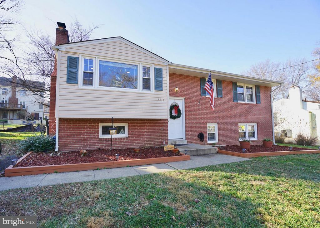 4218 UNIVERSITY DR, Fairfax, VA 22030