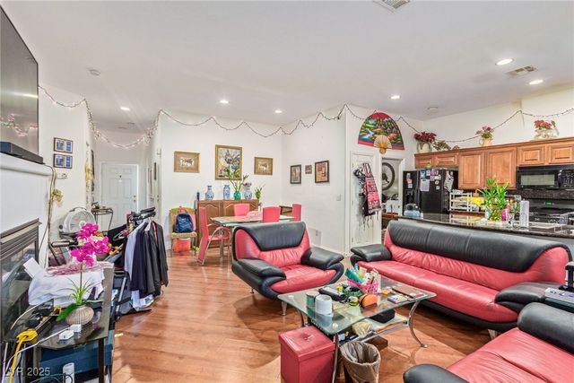 3329 Glacial Lake Street, Las Vegas, NV 89122