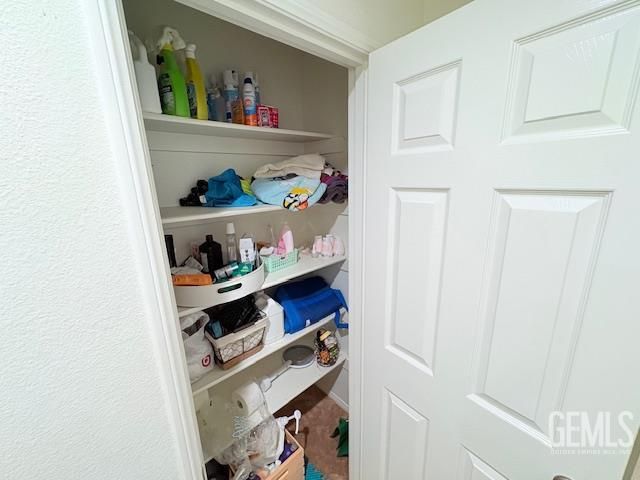 415 Welch Avenue, Bakersfield, CA 93307