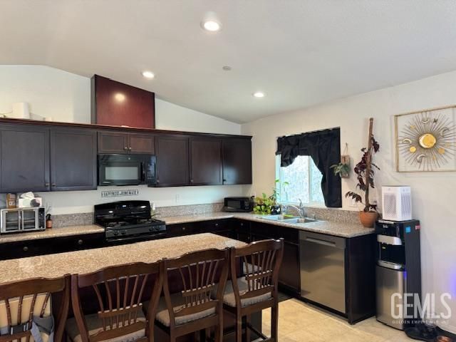 415 Welch Avenue, Bakersfield, CA 93307