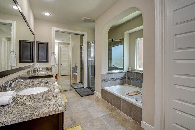 25710 Oakwood Knoll Drive, Katy, TX 77494