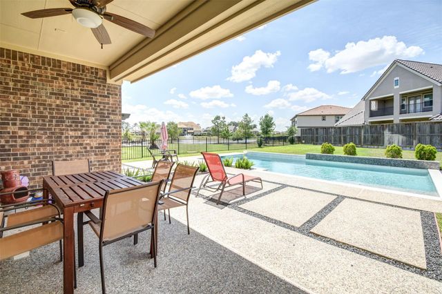 25710 Oakwood Knoll Drive, Katy, TX 77494