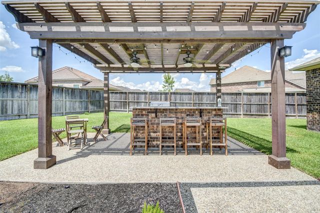 25710 Oakwood Knoll Drive, Katy, TX 77494