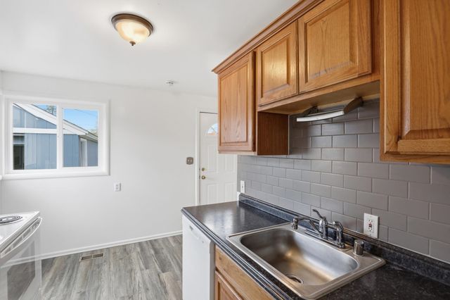 5729 N Lindeke St, Spokane, WA 99205