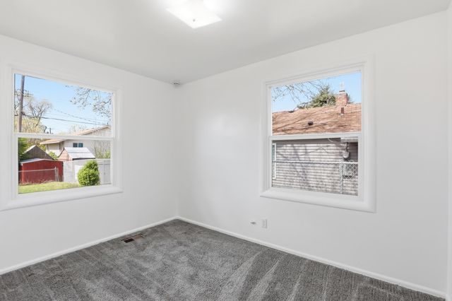 5729 N Lindeke St, Spokane, WA 99205