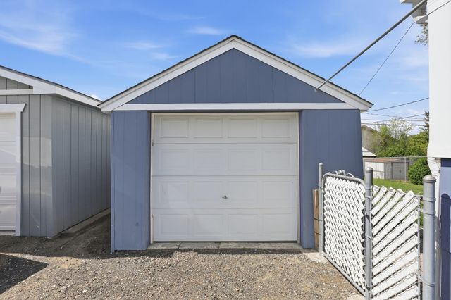 5729 N Lindeke St, Spokane, WA 99205