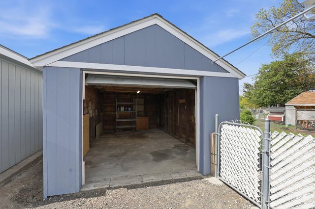 5729 N Lindeke St, Spokane, WA 99205